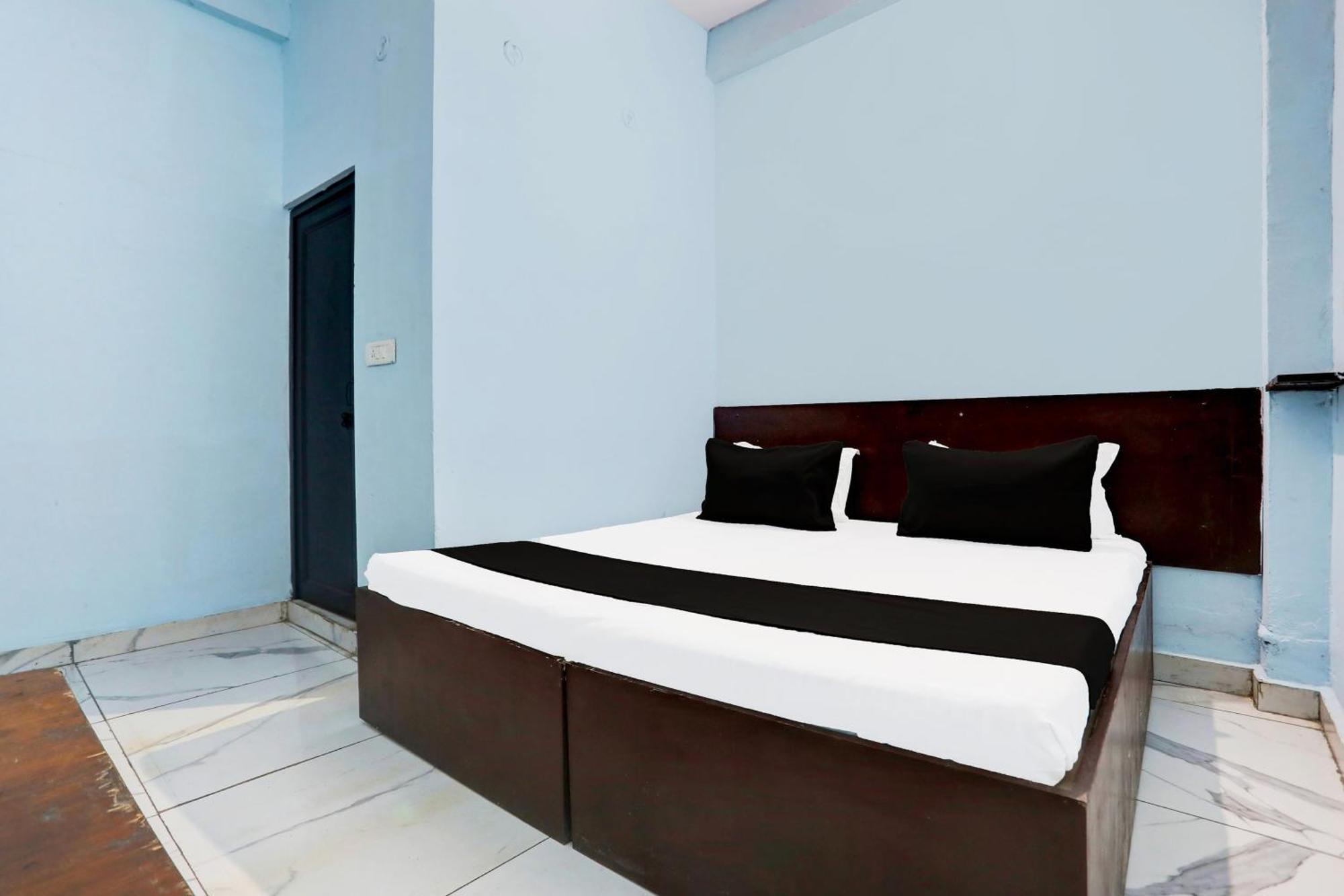 Spot On New Diamond Guest House Rudrapur Esterno foto