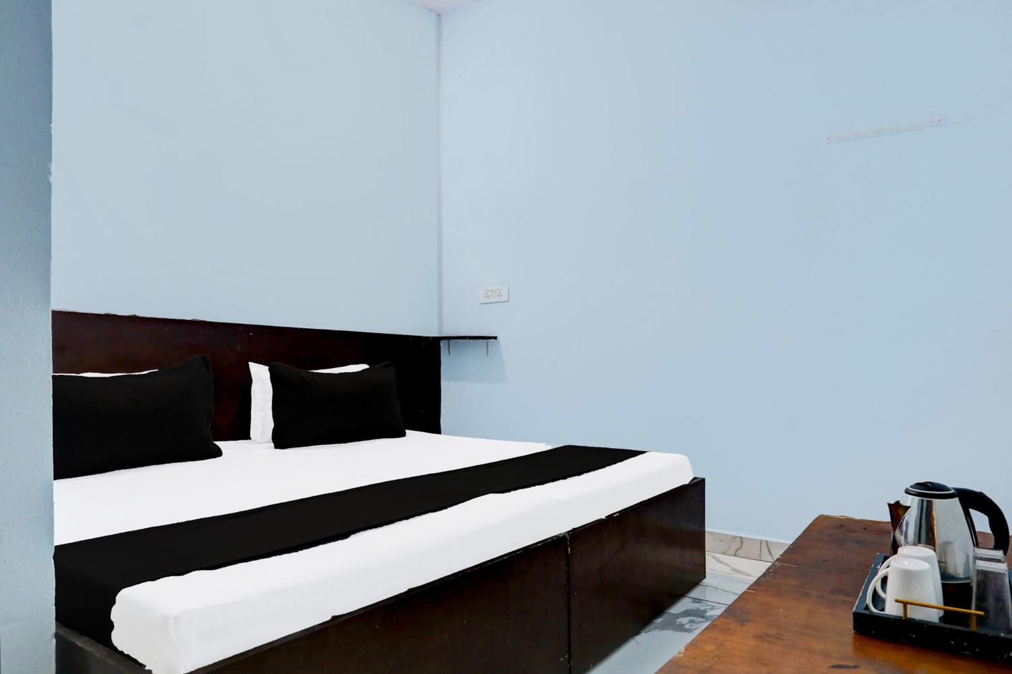 Spot On New Diamond Guest House Rudrapur Esterno foto