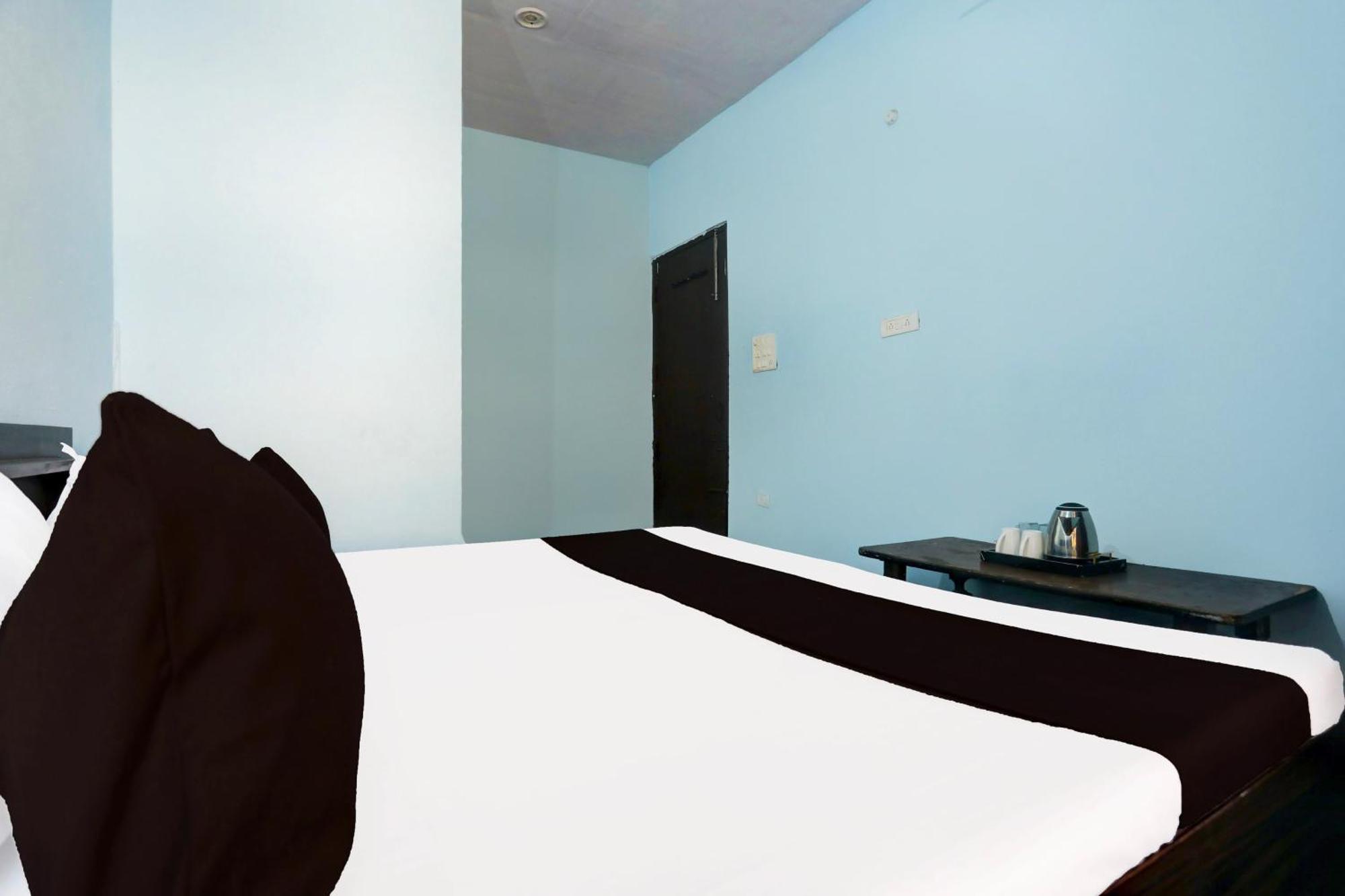 Spot On New Diamond Guest House Rudrapur Esterno foto