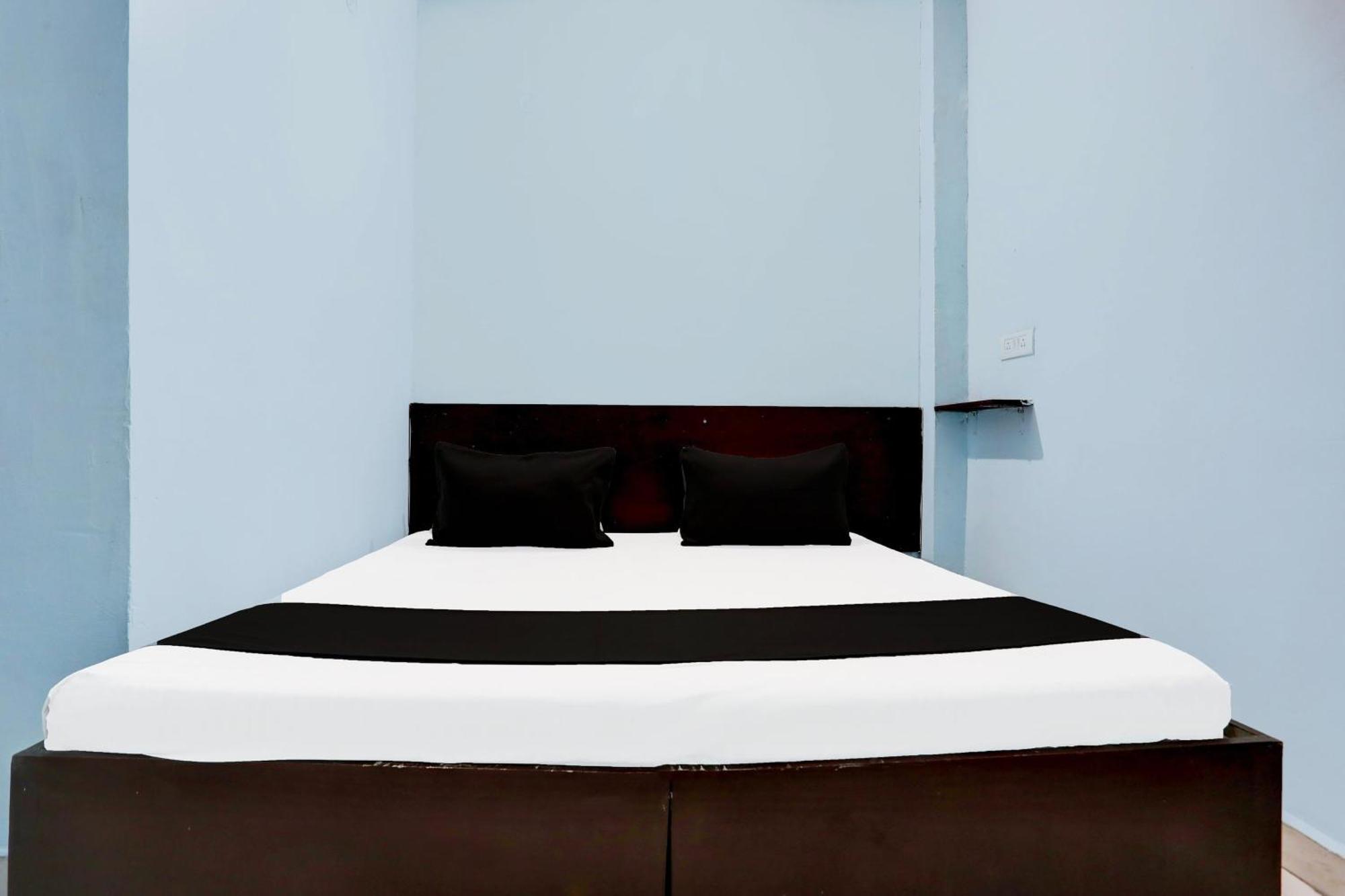 Spot On New Diamond Guest House Rudrapur Esterno foto
