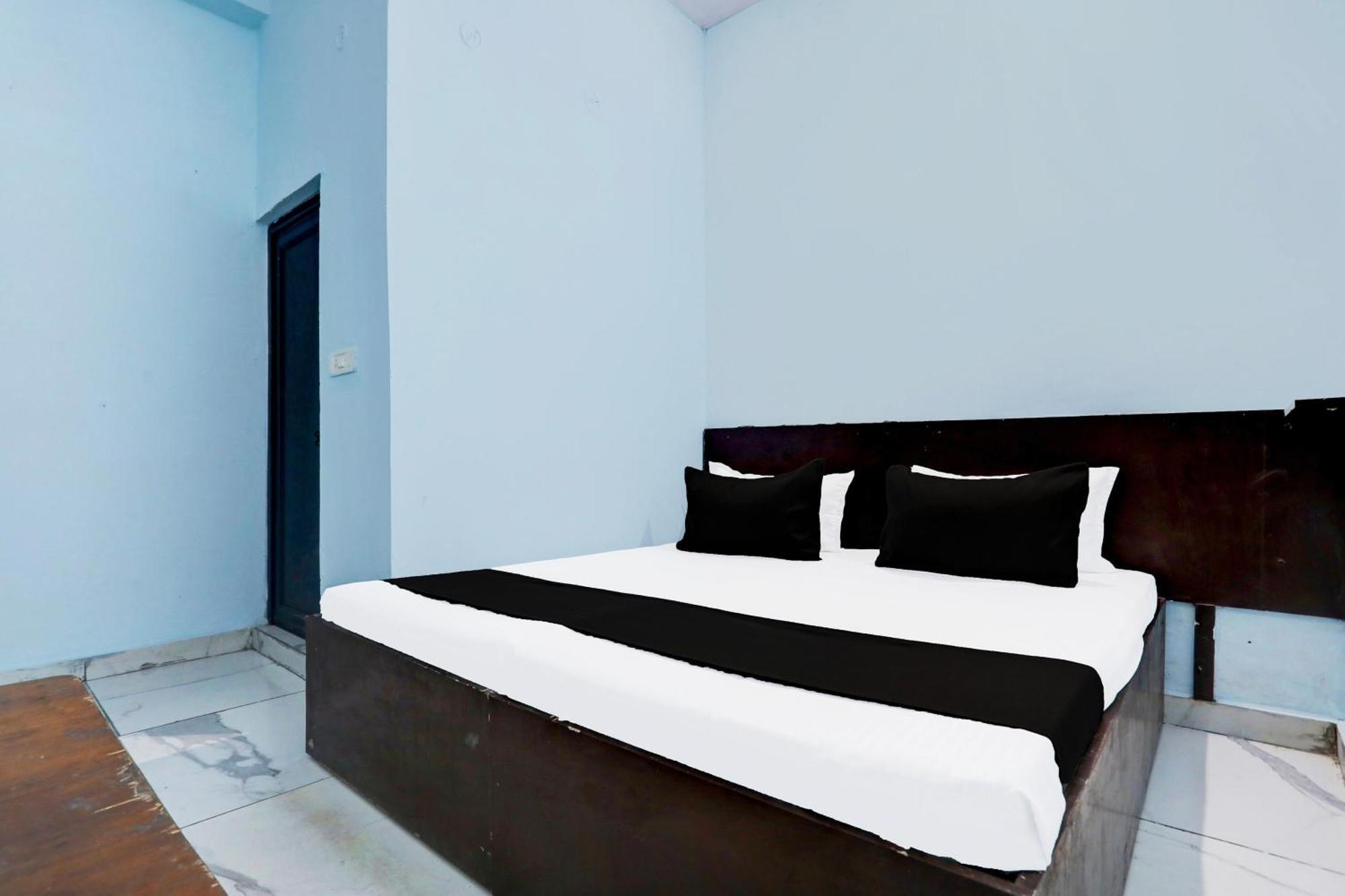 Spot On New Diamond Guest House Rudrapur Esterno foto